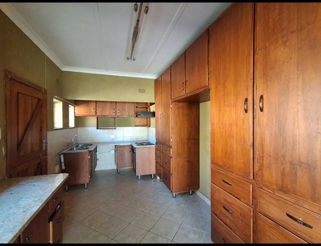 3 BEDROOM FREESTANDING FOR SALE IN STILFONTEIN EXT 4